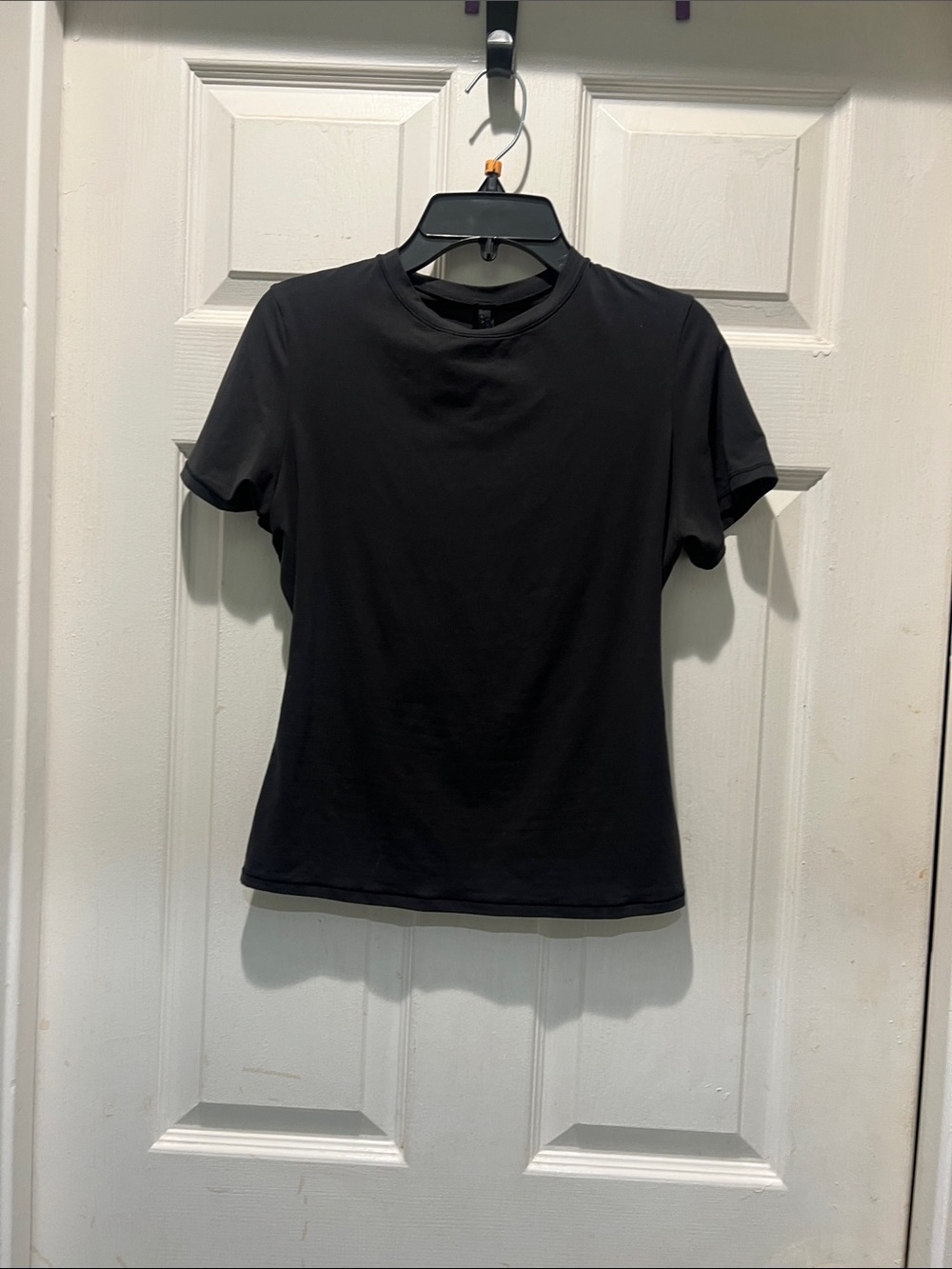 SKIMS Fits Everybody Short Sleeve T-Shirt in Onyx